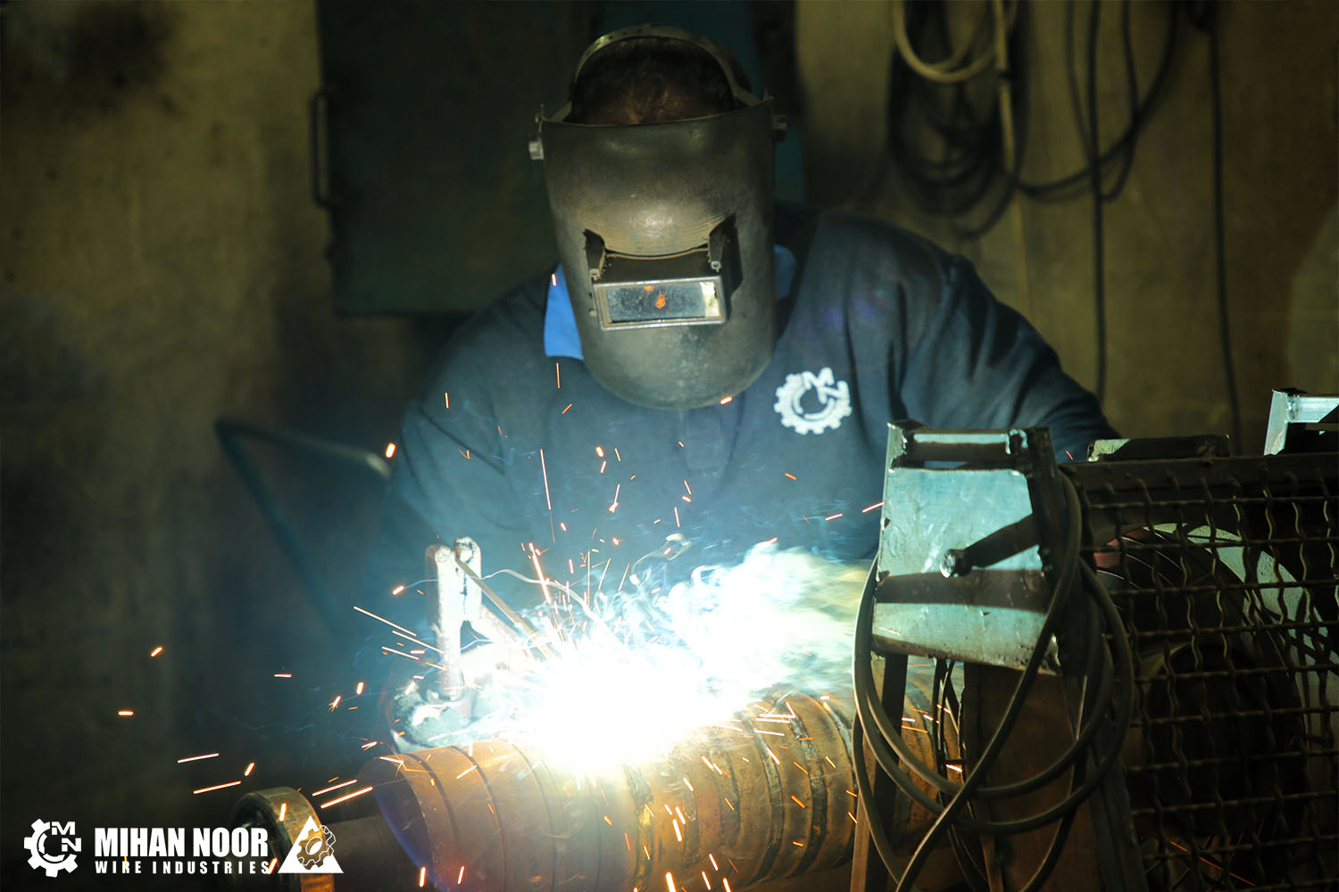 Machining and turning unit